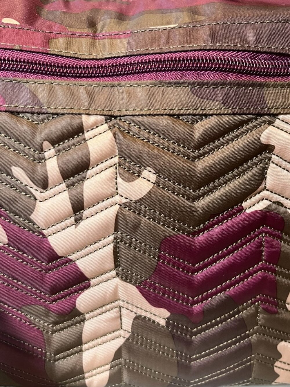 Lug Camper Purple Camo Crossbody Travel Bag RFID - Picture 3 of 16